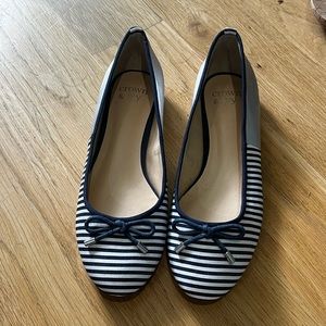 size 8 Crown & Ivey flats!
